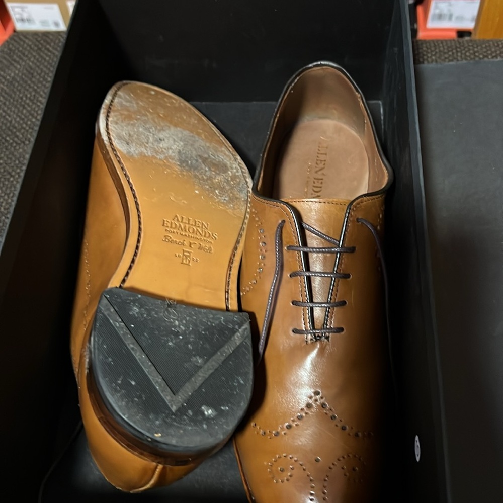 Allen Edmonds - Picture 3 of 3